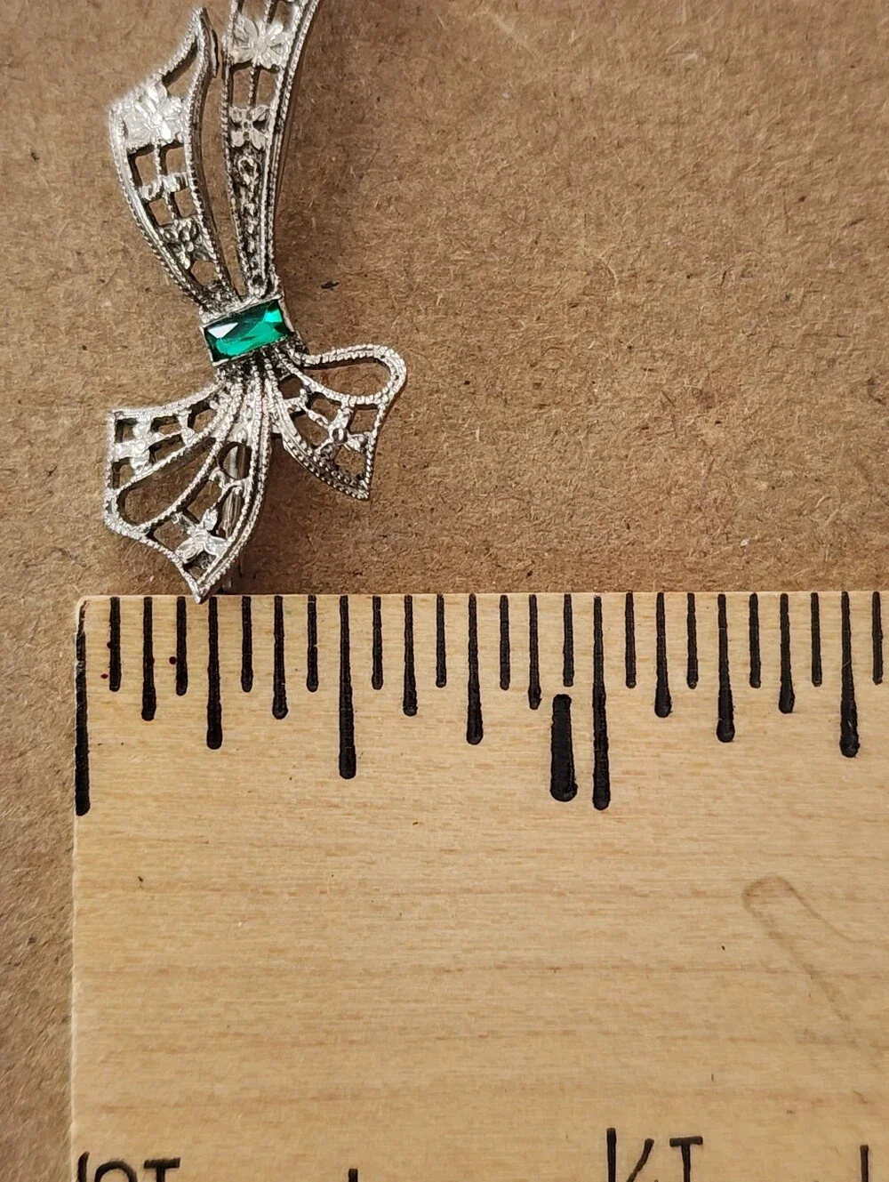 Sterling Silver Brooch Art Deco Green Stone Filigree Bow Dainty Delicate KB Mark